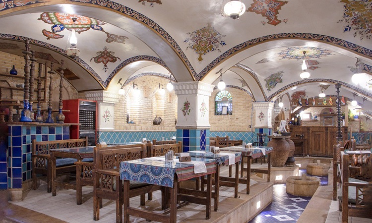 عمارت هفت دری شیراز